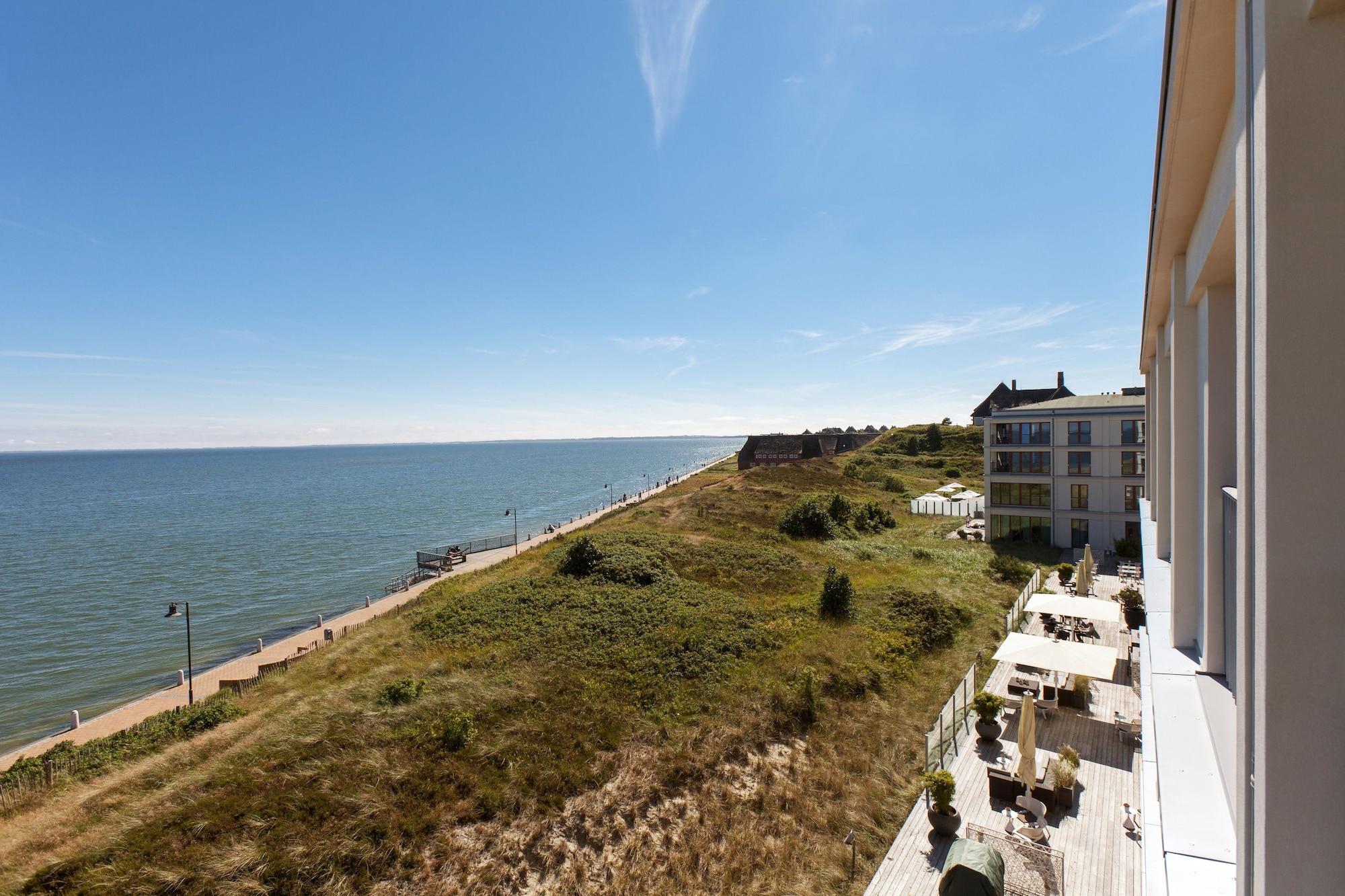 A-Rosa Sylt Hotel List Exterior photo View of the Baltic Sea from the hotel
