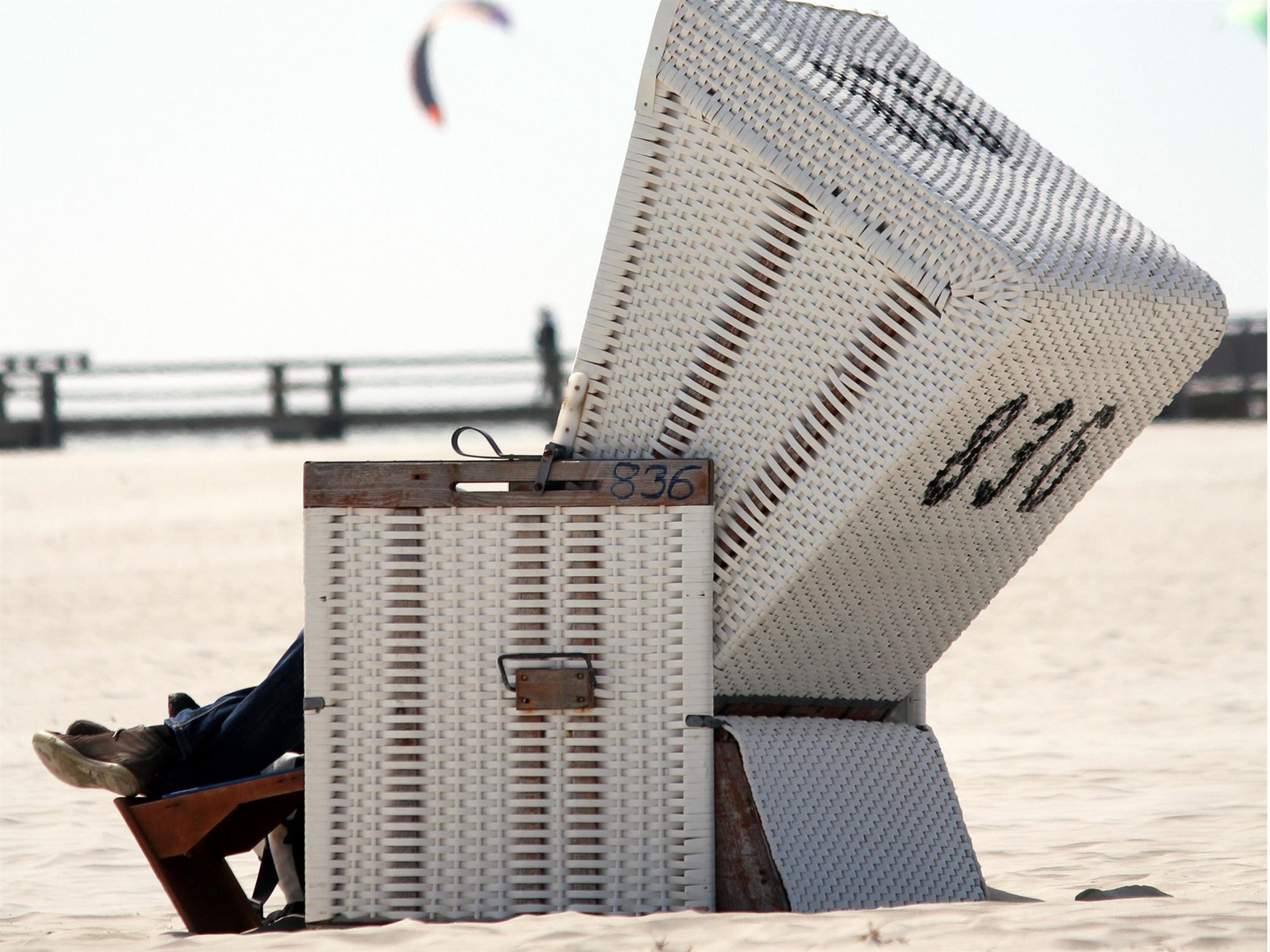 A-Rosa Sylt Hotel List Exterior photo A windsurfer in the wind shelter